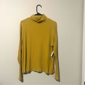 Ribbed Yellow Turtle Neck